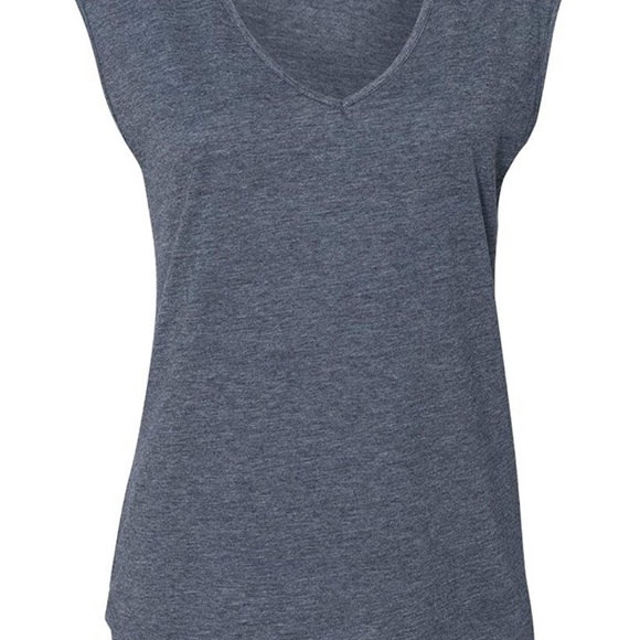 ♥️ Simple and Soft Gray sleeveless V Neck - Picture 4 of 5